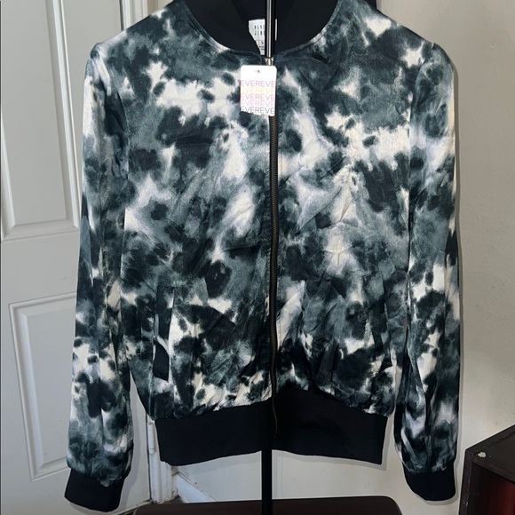 peyton jensen Jackets & Blazers - Stylish Tie-Dye Bomber Jacket in Black and White